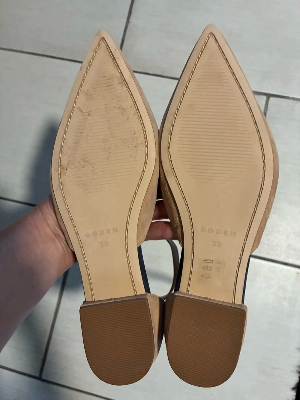 NWOB BODEN  Pointed Toe Ankle Strap Flats in Tan
